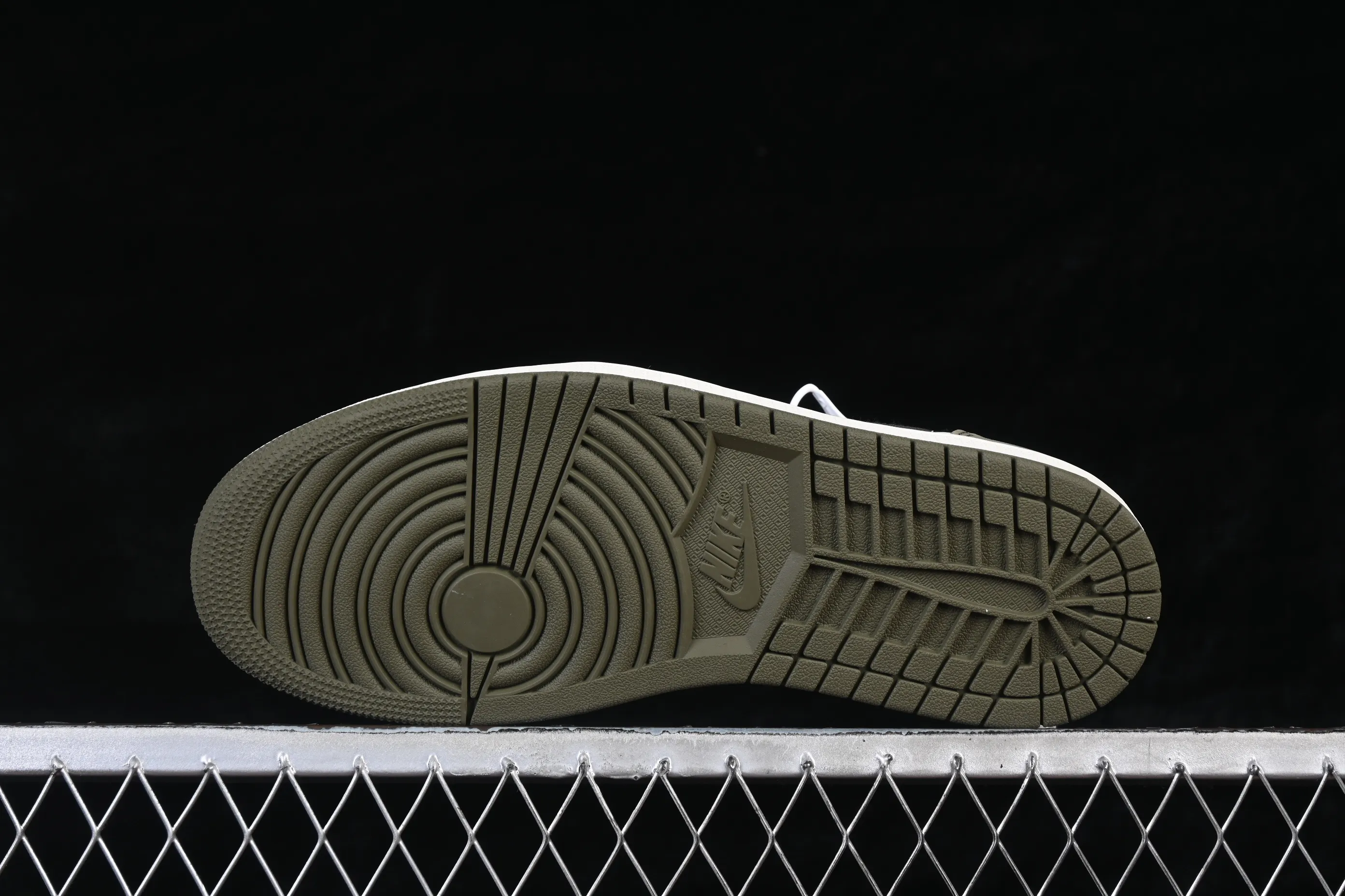 All categories Air Jordan Jordan series basketball shoes Air Jordan 1 Low Travis Scott x Air Jordan 1 Low OG AJ1 Joe 1 undercut low top HQ6998-200